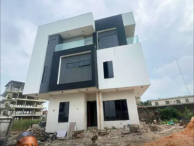 Ultra-Modern Fully Detached Duplex with Fine Features