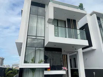 5 Bedroom Fully Detached Duplex