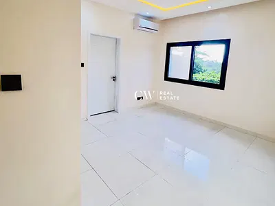 4 Bedroom Maisonette