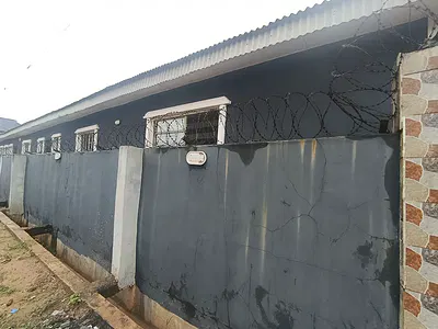 Clean Spacious Room and Parlor Self Contain with 2 Toilet, Big Kitchen