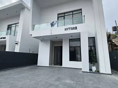 Luxury 5 Bedroom Duplex