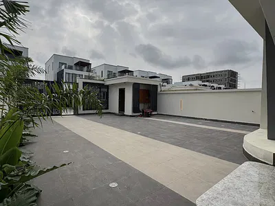 Luxury 5 Bedroom Duplex with Cinema and Gym
