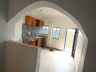 Fine Renovated 3 Bedroom Flat Open Kitchen with Cabinet 4 Toilet