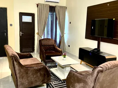 24 Fully Furnished 2-Bedroom Luxury Shortlet Apartment