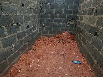 Newly Built Single Shop Along the Main Road for Sales to Finished 8M