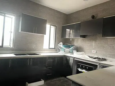 Luxury 4 Bedroom Terrace*