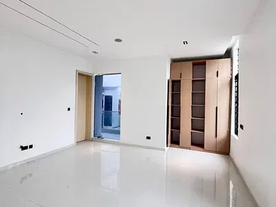 Contemporary Fully Detached 5 Bedroom Duplexes