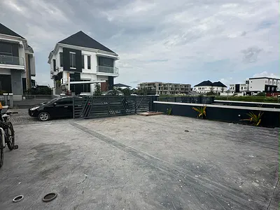 Contemporary 5 Bedroom Fully Detached Duplex with BQ, Pool