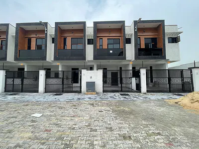 Contemporary 3-Bedroom Terraced Duplex