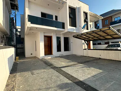 Contemporary 4 Bedroom Semi Detached Duplex