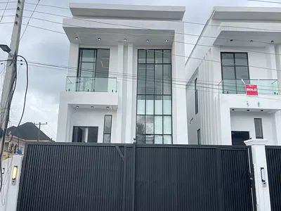Luxury 4-Bedroom Fully Detached Duplex with BQ