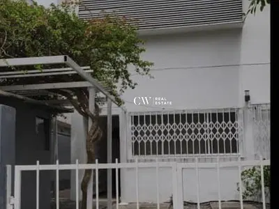 5 Bedroom Detached Building with BQ