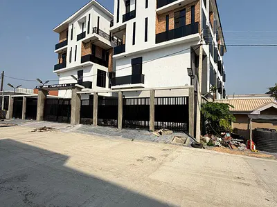 Modern 2 Bedroom Penthouse Apartment