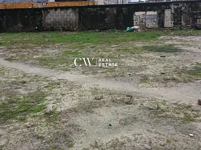 Land Measuring 1865SQM in VI