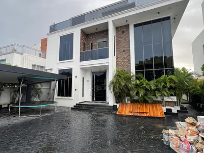 Luxury 4 Bedroom Detached Duplex