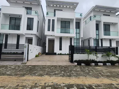 Newly Built 5bedroom Smart Home with a Swimming Pool and Cinema Room