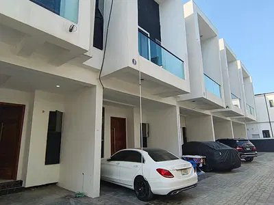 Nice 4 Bedroom Terrace