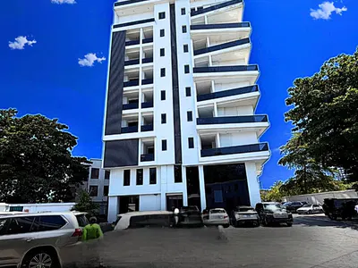 3 Bedroom Maisonette with Pool, Gym and Bar