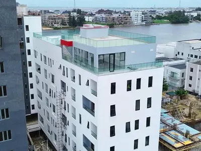 4 Bed Maisonette Pent Cinema (Rooftop) - Gym (Rooftop)