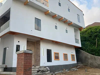 Newly Built Luxury 5 Bedroom Detached House with a Room BQ