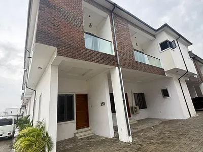 Lovely 2 Bedroom Duplex