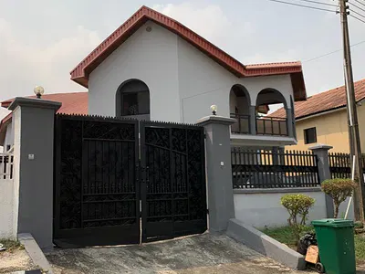 Spacious Five Bedroom Fully Detached Duplex with Two Rooms Boys Quarte