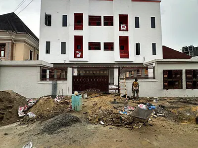 Excellently Built 2 Bedroom Apartment
