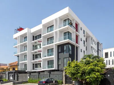 Luxury 2 Bedroom Apartment with Rooftop Lounge