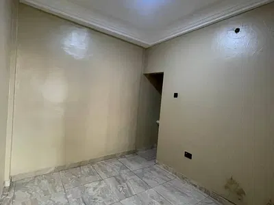 Beautiful Spaciou Miniflat with Separate Kitchen, Store and Balcony