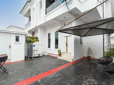 4-Bedroom Detached Duplex Shortlet Apartment