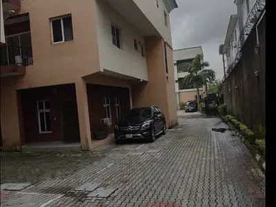 Fully Service 2 Bedroom Terrace Duplex with Fitted Kitchen, Large