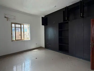 Spacious Mini Flat with Standard Personal Kitchen