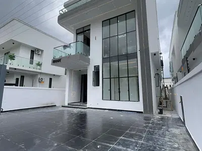 Luxury 5-Bedroom Detached Duplex with Excellent Facility