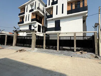 Contemporary 2 Bedroom Penthouse Serviced Apartment