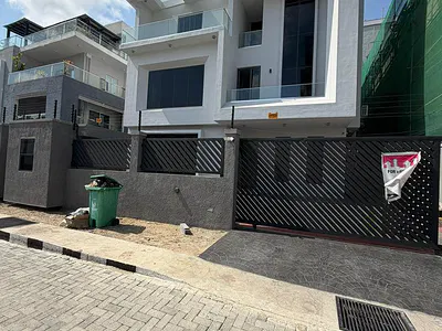Luxury 5-Bedroom Detached Duplex with Excellent Facility