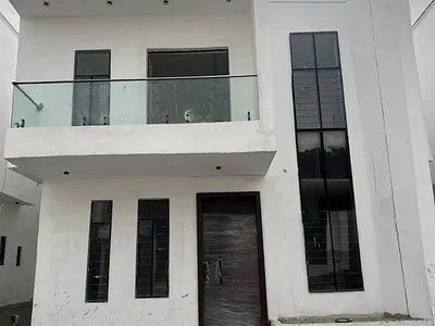 Luxury 4 Bedroom Semi-Detached House with BQ