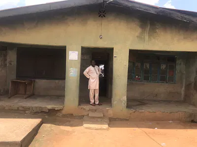 10 Bedroom Detached Bungalow + 1 Shop on a Plot