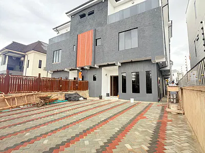 Astoundingly Built 4 Bedroom Semi Detached Duplex in a Nice Locati