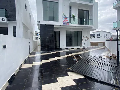 5 Bedroom Fully Detached Homes with Swimming Pool