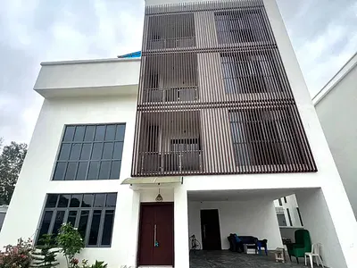 Luxury 5-Bedroom Fully Detached House with 2-Room BQ