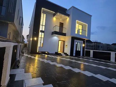 Luxury 5bedroom Duplex