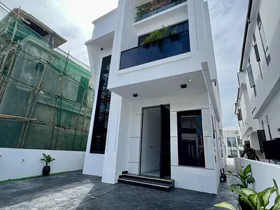 Beautifully Designed 5 Bedroom Smart Home with Swimming Pool and BQ*