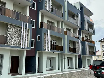 Family Friend 2 Bedroom Maisonette with Spacious Family Lounge
