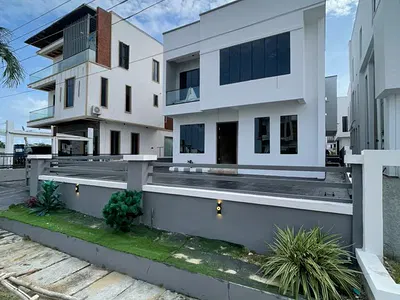 Luxury 5 Bedroom Fully Detached Duplex + BQ, Pool, Cinema