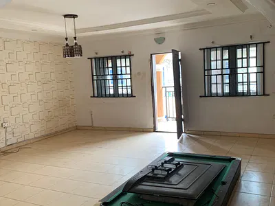 Clean and Spacious 2 Bedroom Flat Upstairs