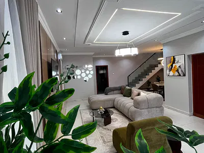 Luxury 3bedroom Duplex with Pool & Mini Pool Table