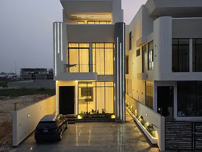 5 Bedroom Detached Duplex with BQ & Swimming Pool