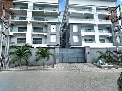 2 Bedroom Apartment with Elevator