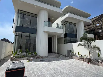 Luxurious 5 Bedroom Duplex with Swimming Pool and BQ