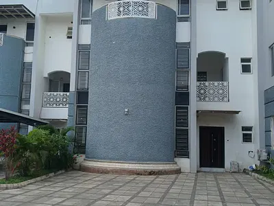 Luxury 4 Bedroom Spacious & Serviced Terrace Duplex, BQ